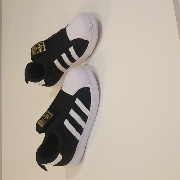Adidas Kids Black and White Sneakers - Picture 2 of 10